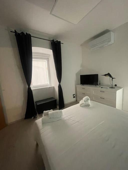 Casa Vacanze Viale Miramare 31- Delizioso Mini Loft Industrial Trieste Exterior foto
